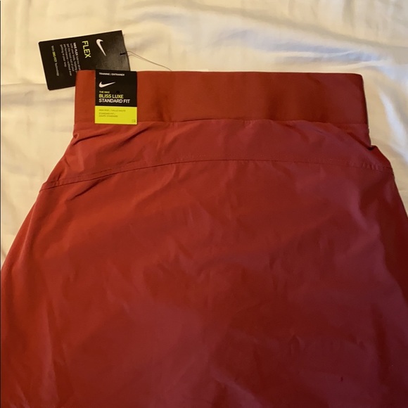 NEW WITH TAGS RARE NIKE GOLF SKIRT - Picture 4 of 4